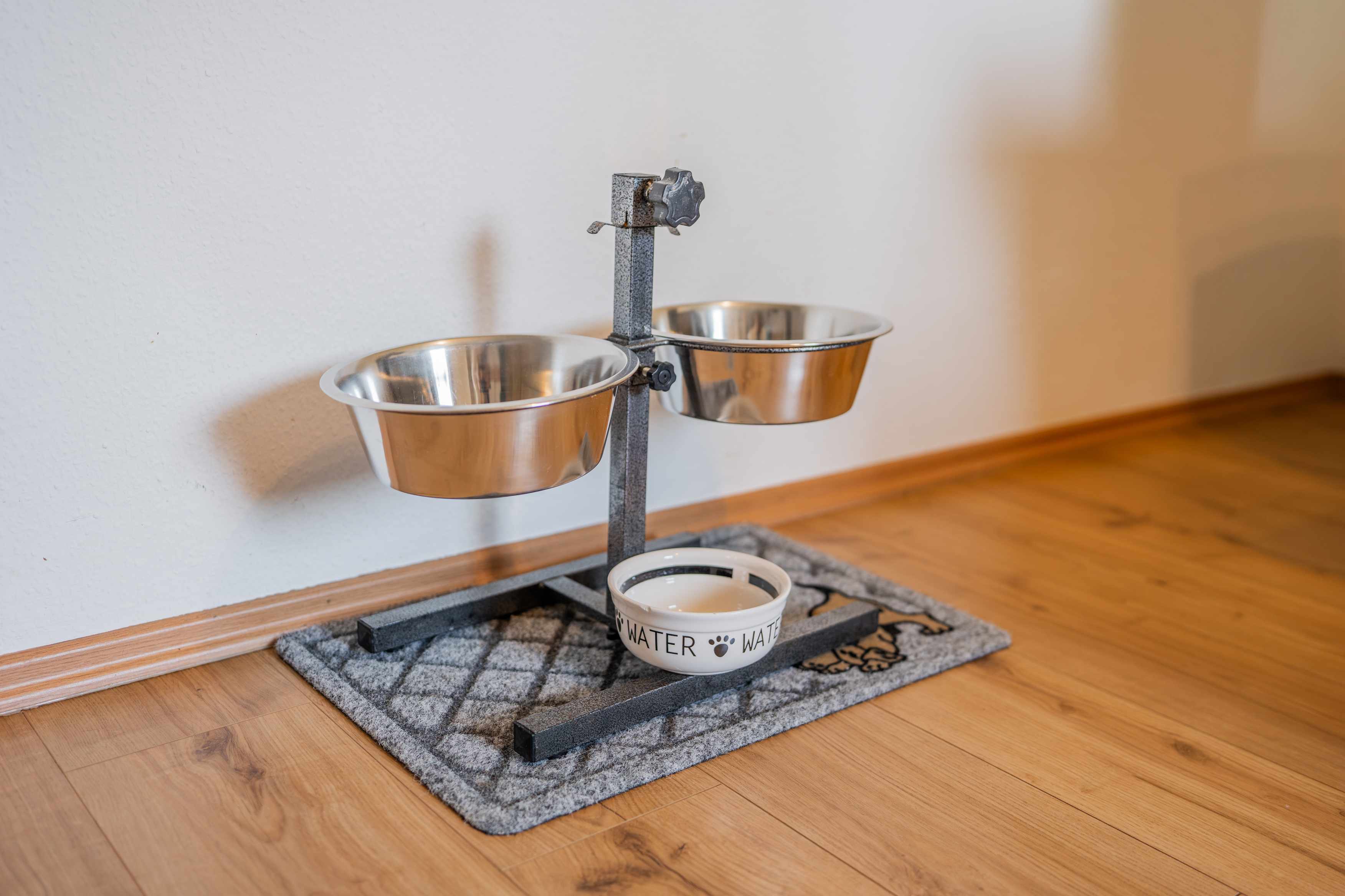 Moderne Küche mit Geschirrspüler im Ferienhaus Tina in der Nordeifel